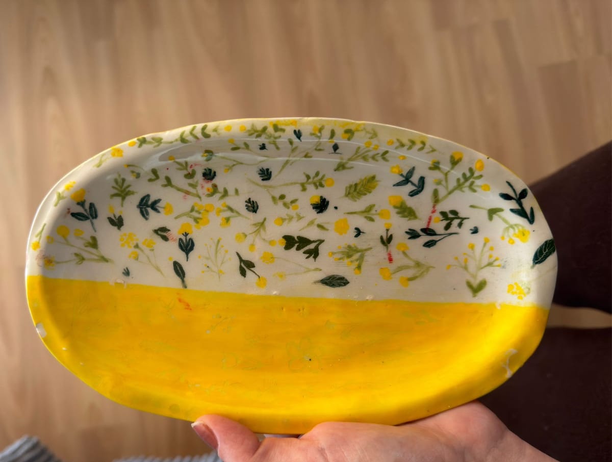 Sarı Çiçekli Oval Tabak — ürün fotoğrafı